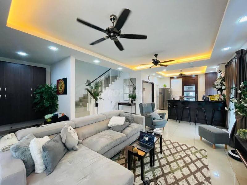 Rumah Teres 3-Tingkat untuk Dijual di Setia Utama (Setia Alam) - Fazie Noor - Living Room - PropertyGuru.com.my