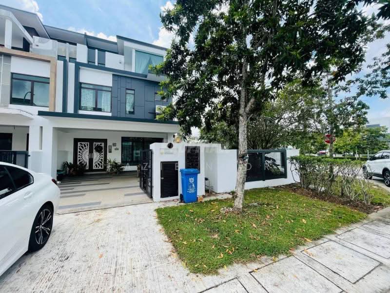 Rumah Teres 3-Tingkat untuk Dijual di Setia Utama (Setia Alam) - Fazie Noor - Exterior - PropertyGuru.com.my