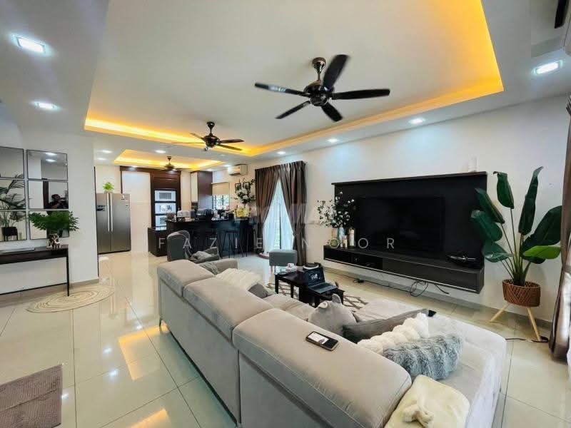 Rumah Teres 3-Tingkat untuk Dijual di Setia Utama (Setia Alam) - Fazie Noor - Living Room - PropertyGuru.com.my