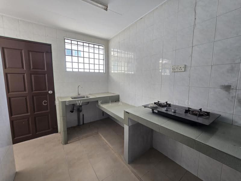 Rumah Teres 2-Tingkat untuk Disewa di Bandar Seri Alam (Masai) - Chew Kian Hong - Kitchen - PropertyGuru.com.my