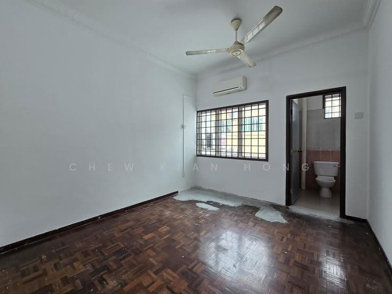 Rumah Teres 2-Tingkat untuk Disewa di Bandar Seri Alam (Masai) - Chew Kian Hong - Bathroom - PropertyGuru.com.my