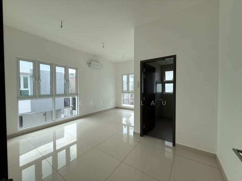 Rumah Berkembar untuk Dijual di Taman Ponderosa (Johor Bahru) - Healer Lau - Living Room - PropertyGuru.com.my