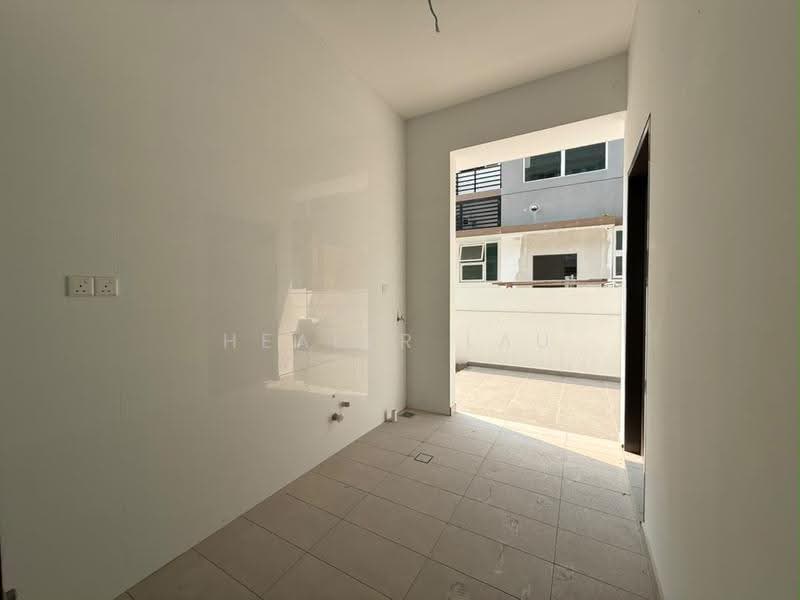 Rumah Berkembar untuk Dijual di Taman Ponderosa (Johor Bahru) - Healer Lau - Exterior - PropertyGuru.com.my