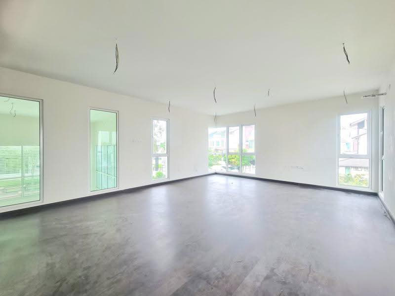 Bungalow House for Sale in Denai Alam (Shah Alam) - Michelle Chong - Master bedroom - PropertyGuru.com.my