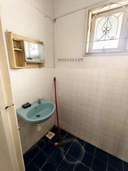 Rumah Teres 3-Tingkat untuk Dijual di Taman Bukit Teratai (Ampang) - Cris Liu - Bathroom - PropertyGuru.com.my