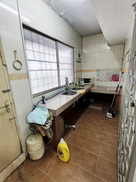 Rumah Teres 3-Tingkat untuk Dijual di Taman Bukit Teratai (Ampang) - Cris Liu - Kitchen - PropertyGuru.com.my