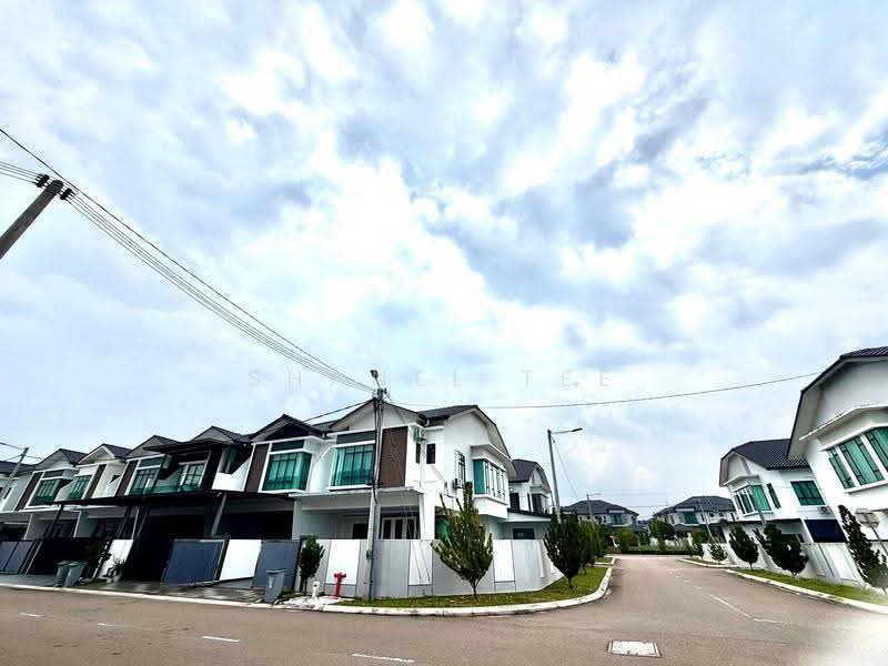 2-storey Terraced House for Sale in Taman Tasik Indah (Kluang) - Shanel Tee - Exterior - PropertyGuru.com.my