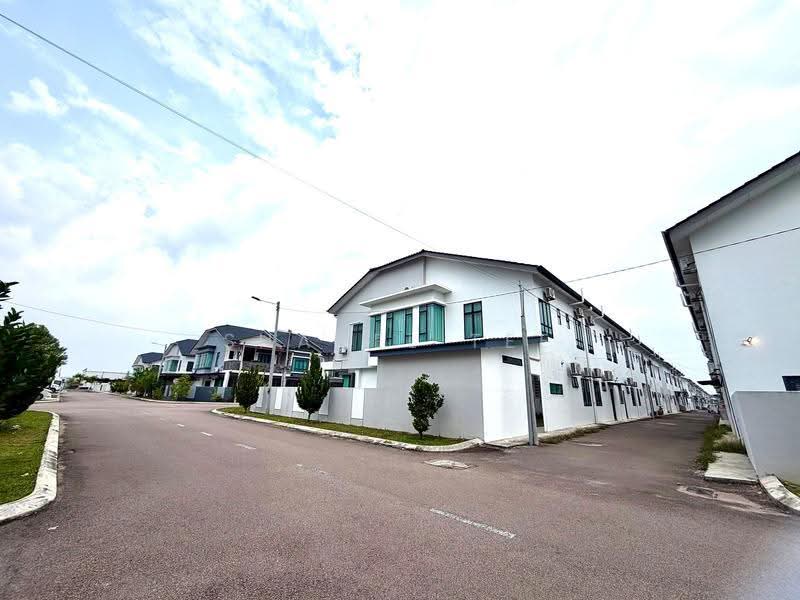 2-storey Terraced House for Sale in Taman Tasik Indah (Kluang) - Shanel Tee - Exterior - PropertyGuru.com.my