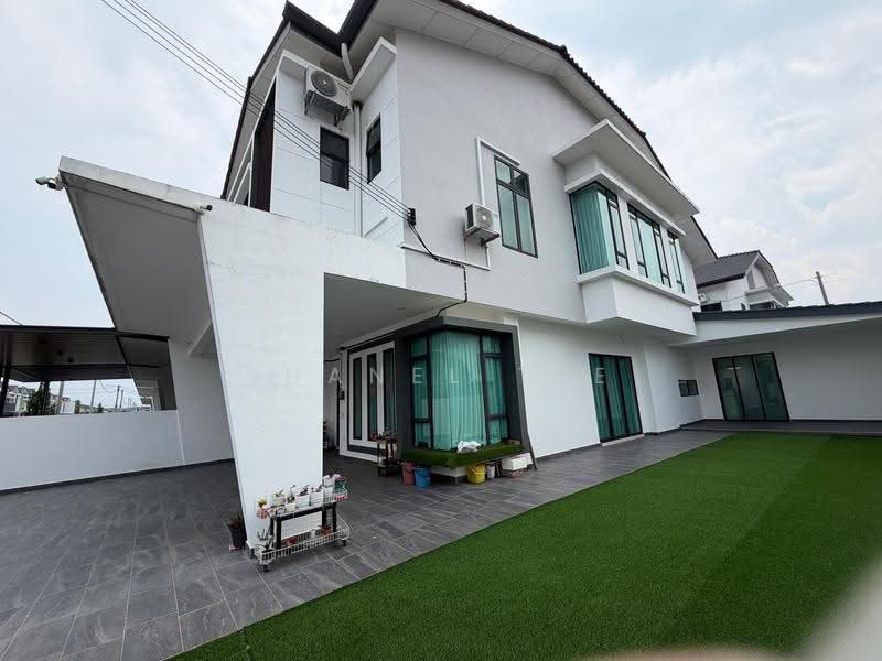 2-storey Terraced House for Sale in Taman Tasik Indah (Kluang) - Shanel Tee - Exterior - PropertyGuru.com.my