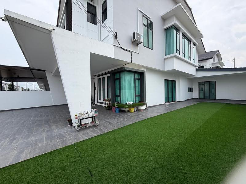 2-storey Terraced House for Sale in Taman Tasik Indah (Kluang) - Shanel Tee - Exterior - PropertyGuru.com.my