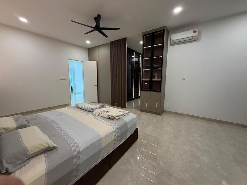 2-storey Terraced House for Sale in Taman Tasik Indah (Kluang) - Shanel Tee - Bedroom - PropertyGuru.com.my