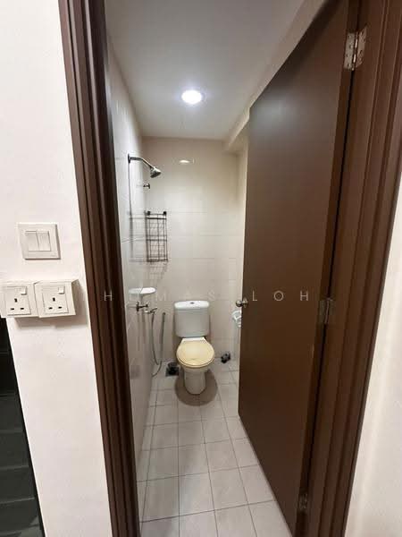 Service Residence for Sale at Saujana Residency - Thomas Loh - Bathroom - PropertyGuru.com.my