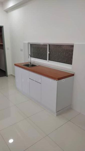 Service Residence for Sale at Pinnacle Sri Petaling - Lydia Loo - Kitchen - PropertyGuru.com.my