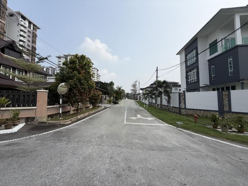 Bungalow House for Sale in Taman Ampang Utama (Ampang) - Robin Tchong - PropertyGuru.com.my