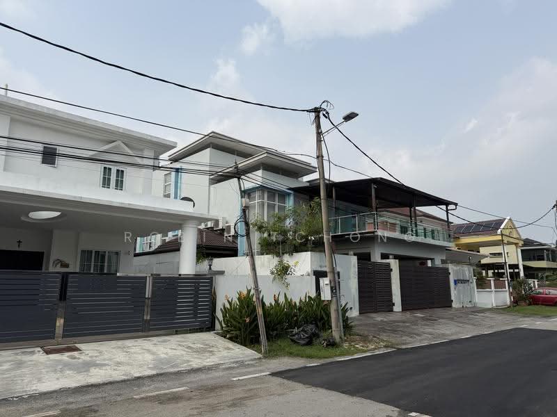 Bungalow House for Sale in Taman Ampang Utama (Ampang) - Robin Tchong - Exterior - PropertyGuru.com.my