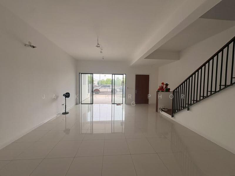 2-storey Terraced House for Rent in Sungai Buloh (Selangor) - Jack Khor Phor Jiing - Living Room - PropertyGuru.com.my