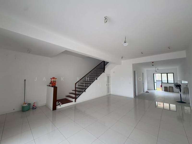 2-storey Terraced House for Rent in Sungai Buloh (Selangor) - Jack Khor Phor Jiing - Living Room - PropertyGuru.com.my