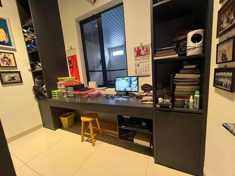 Semi-Detached House for Sale in Taman Kluang Indah (Kluang) - Shanel Tee - Study - PropertyGuru.com.my