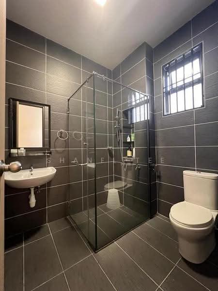 Semi-Detached House for Sale in Taman Kluang Indah (Kluang) - Shanel Tee - Bathroom - PropertyGuru.com.my