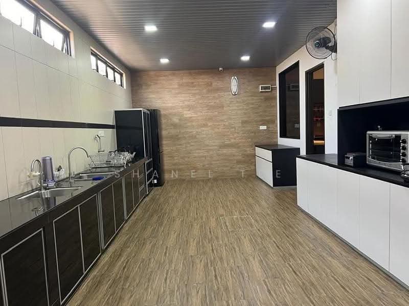 Semi-Detached House for Sale in Taman Kluang Indah (Kluang) - Shanel Tee - Kitchen - PropertyGuru.com.my