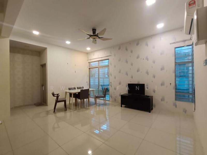 Rumah Kluster untuk Dijual di Bandar Saujana Putra (Tanjong Duabelas) - Irwan Affandi - Living Room - PropertyGuru.com.my