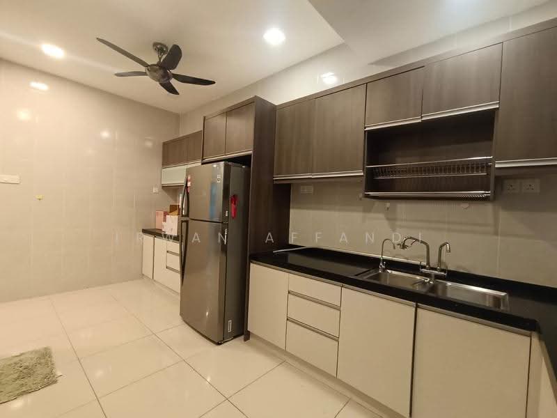 Rumah Kluster untuk Dijual di Bandar Saujana Putra (Tanjong Duabelas) - Irwan Affandi - Kitchen - PropertyGuru.com.my