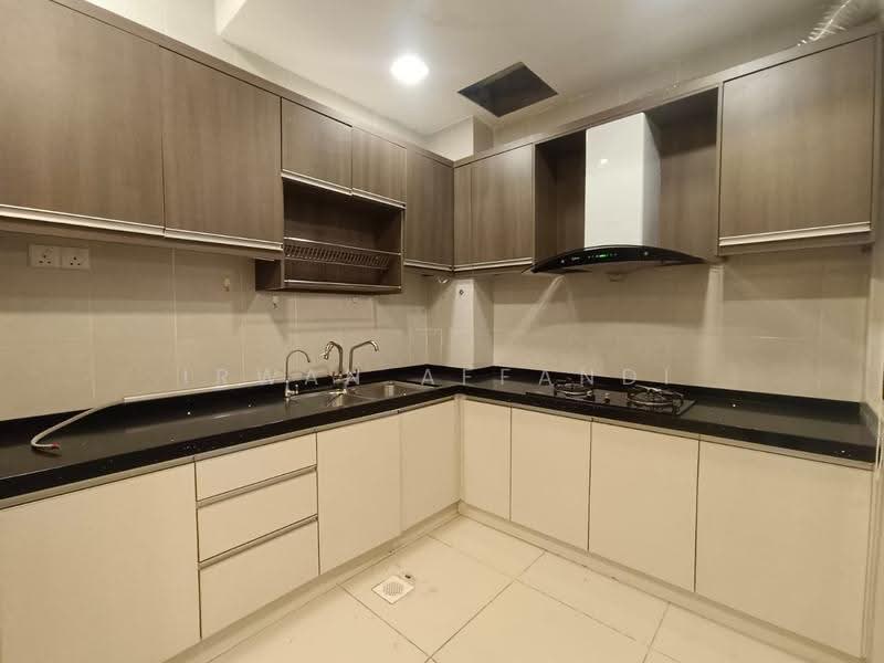 Rumah Kluster untuk Dijual di Bandar Saujana Putra (Tanjong Duabelas) - Irwan Affandi - Kitchen - PropertyGuru.com.my