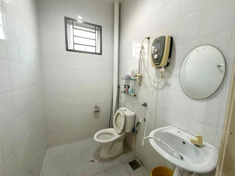 1-storey Terraced House for Sale in Taman JP Perdana (Johor Bahru) - Rich Wong - Bathroom - PropertyGuru.com.my