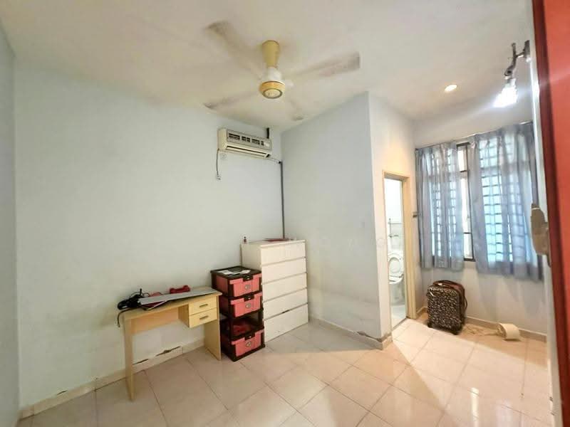 1-storey Terraced House for Sale in Taman JP Perdana (Johor Bahru) - Rich Wong - Bedroom - PropertyGuru.com.my