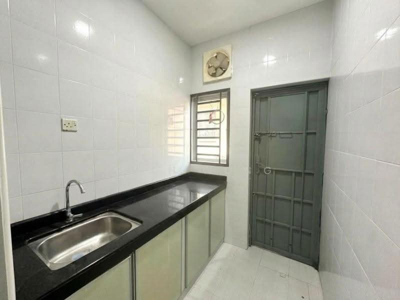 1-storey Terraced House for Sale in Taman JP Perdana (Johor Bahru) - Rich Wong - Kitchen - PropertyGuru.com.my