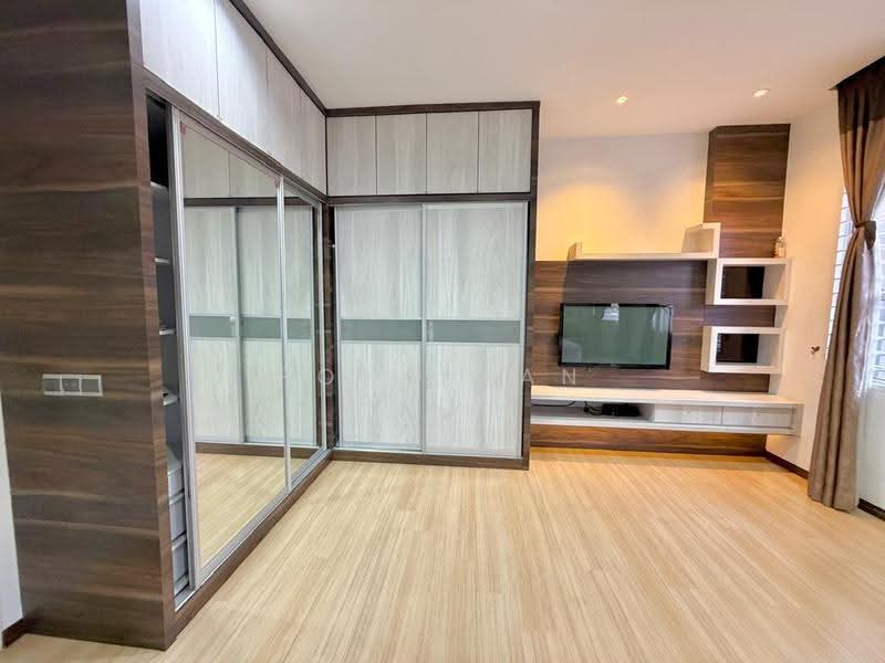 2-storey Terraced House for Sale in Setia Indah 12 (Setia Alam) - Fong Yan - Bedroom - PropertyGuru.com.my