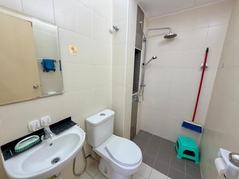 2-storey Terraced House for Sale in Setia Indah 12 (Setia Alam) - Fong Yan - Bathroom - PropertyGuru.com.my