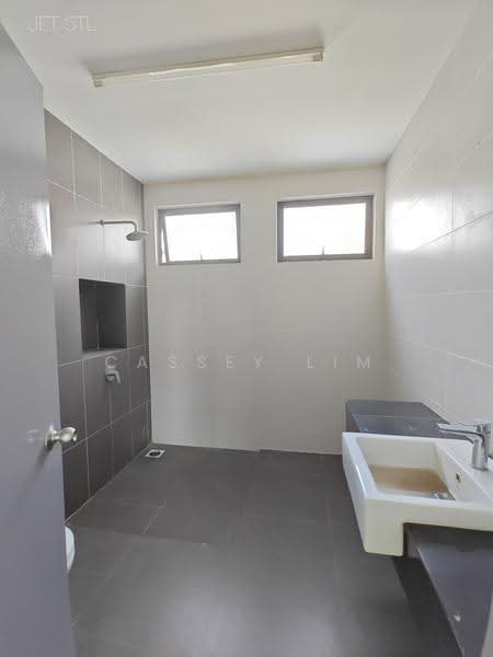3-storey Terraced House for Sale in Shah Alam (Selangor) - Cassey Lim - Bathroom - PropertyGuru.com.my