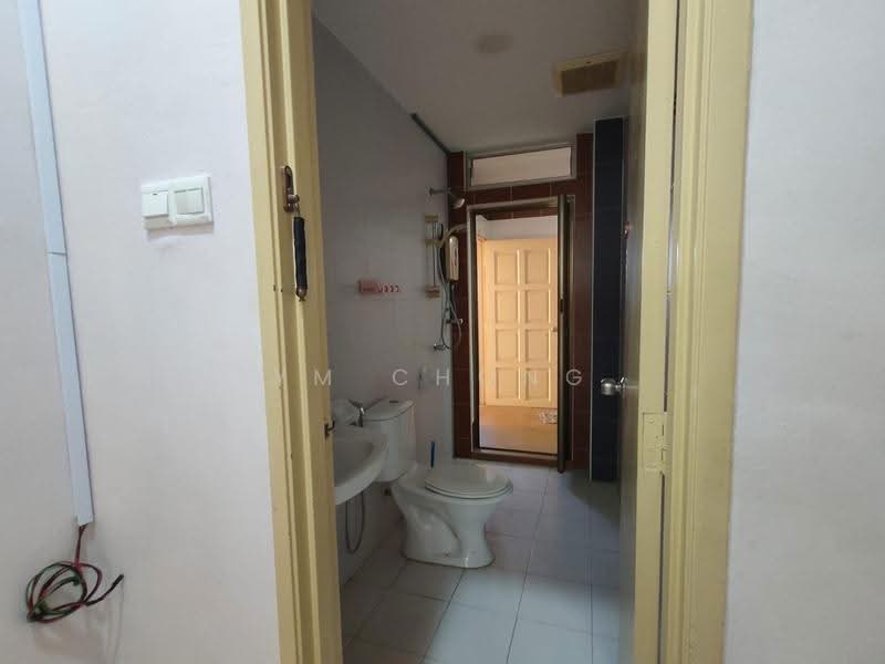 Rumah Berkembar untuk Dijual di Taman Tasik Utama (Bukit Katil) - YM Chong - Bathroom - PropertyGuru.com.my