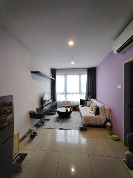 Kediaman Servis untuk Dijual di i-Suite @ i-City - Alicia Soo - Living Room - PropertyGuru.com.my