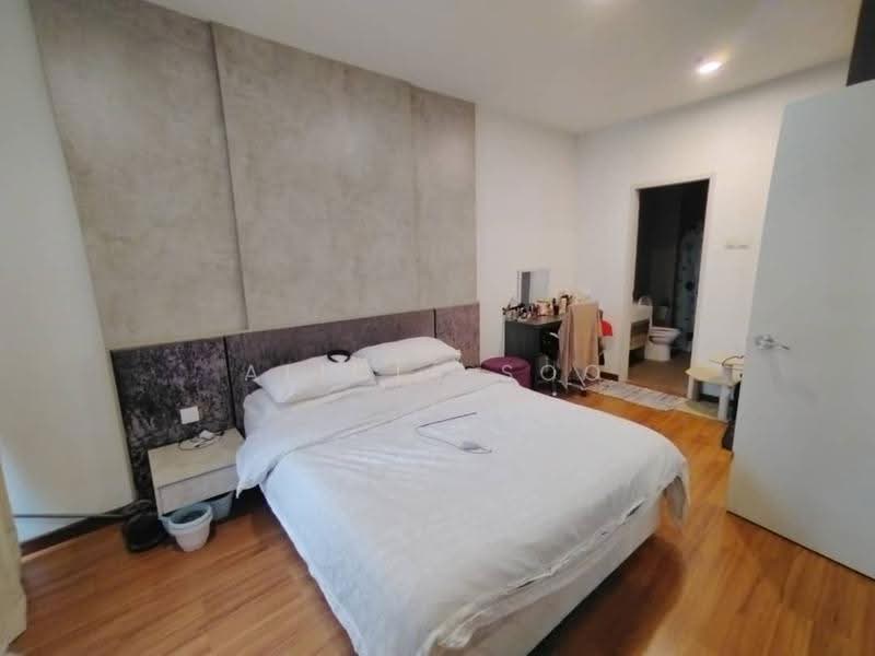 Kediaman Servis untuk Dijual di i-Suite @ i-City - Alicia Soo - Bedroom - PropertyGuru.com.my