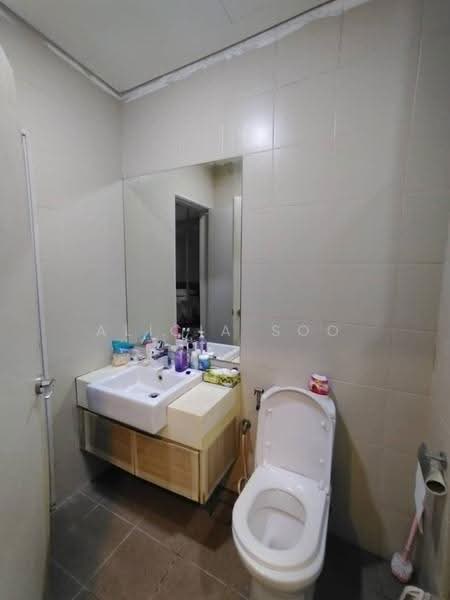 Kediaman Servis untuk Dijual di i-Suite @ i-City - Alicia Soo - Bathroom - PropertyGuru.com.my