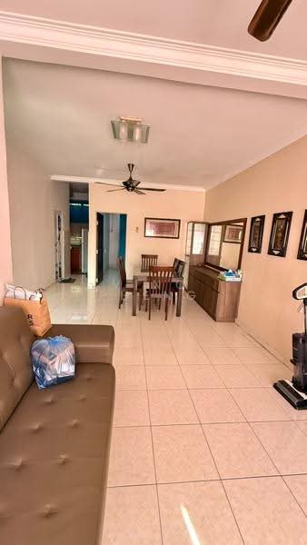Rumah Bandar untuk Dijual di Taman Bukit Cheng (Cheng) - Vinc Pheng - Living Room - PropertyGuru.com.my