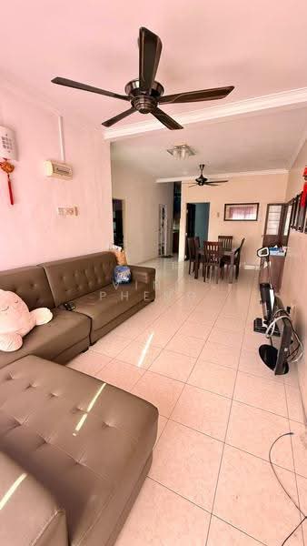 Rumah Bandar untuk Dijual di Taman Bukit Cheng (Cheng) - Vinc Pheng - Living Room - PropertyGuru.com.my