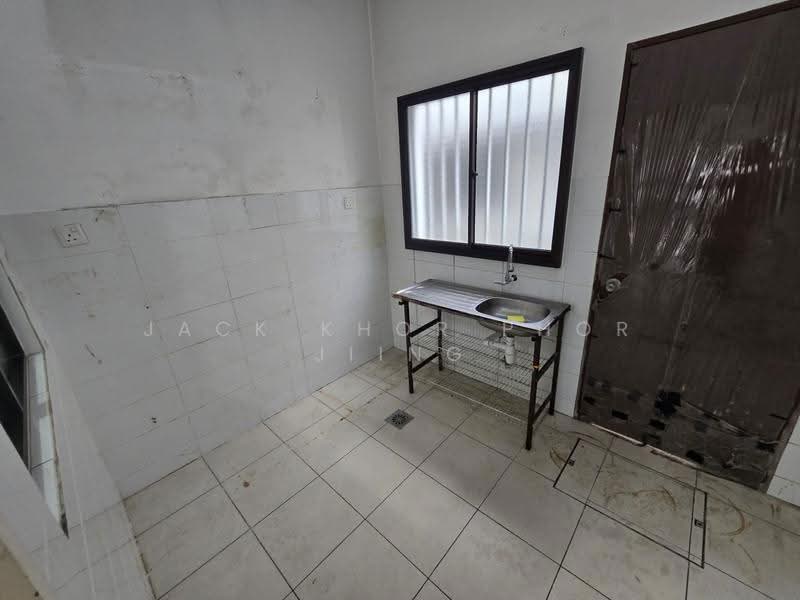 2-storey Terraced House for Rent in Setia Alam (Selangor) - Jack Khor Phor Jiing - Kitchen - PropertyGuru.com.my