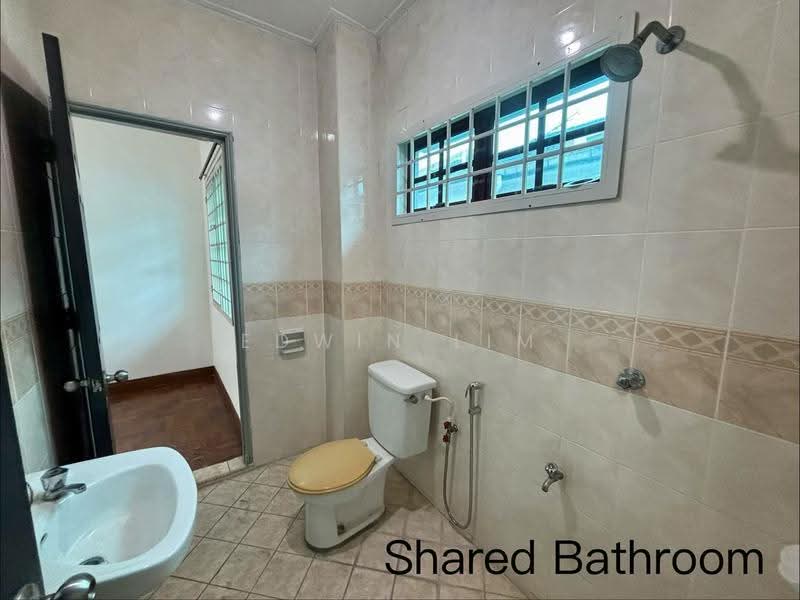 Rumah Teres 2-Tingkat untuk Disewa di Permas Jaya (Johor) - Edwin Lim - Bathroom - PropertyGuru.com.my