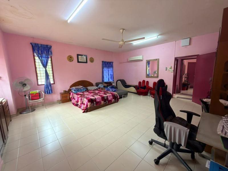 2-storey Terraced House for Sale in Taman Suria Selayang (Selayang) - Liliey Fitri - Bedroom - PropertyGuru.com.my