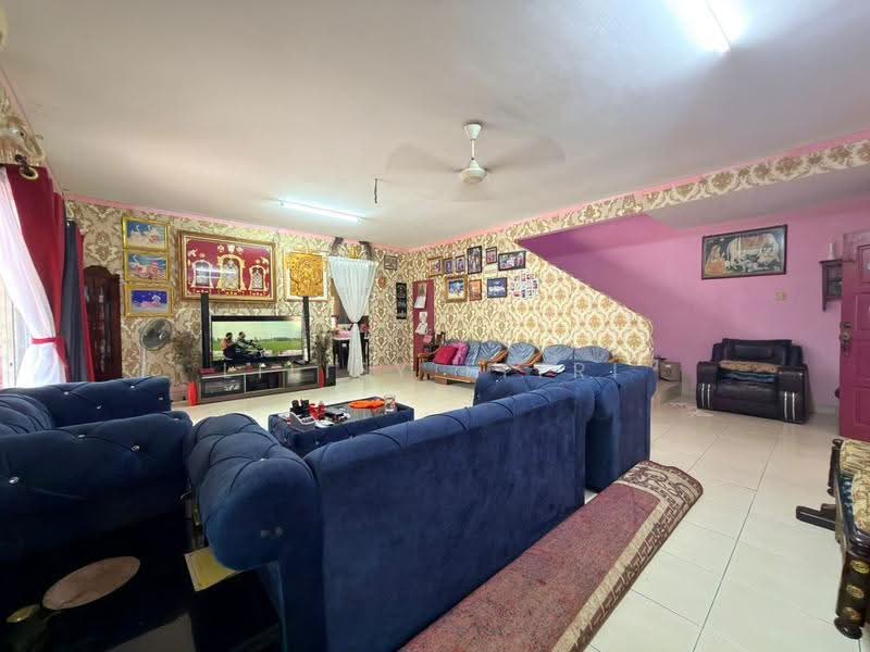 2-storey Terraced House for Sale in Taman Suria Selayang (Selayang) - Liliey Fitri - Living Room - PropertyGuru.com.my