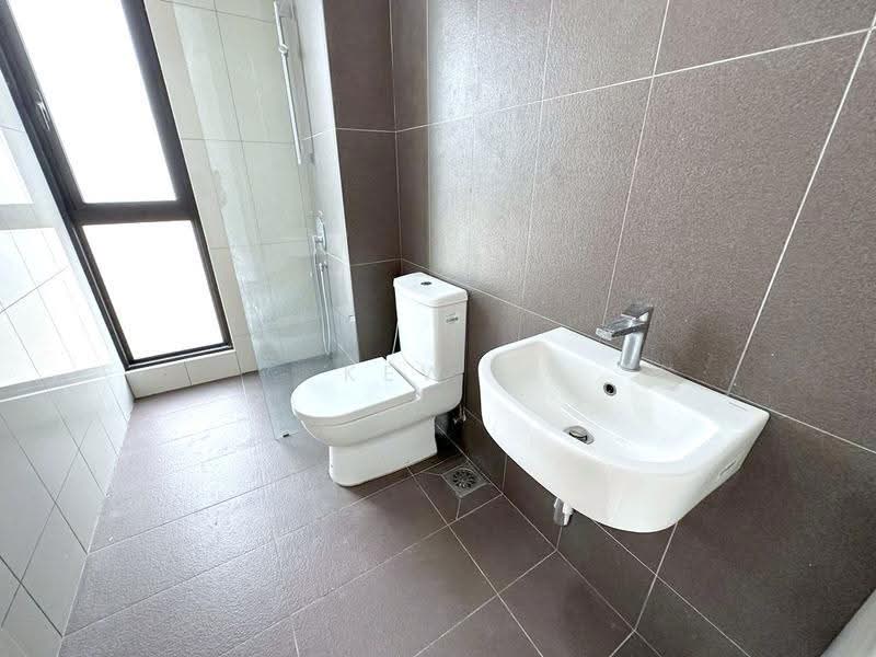 Semi-Detached House for Sale in Bandar Sungai Long (Selangor) - Kew . - Bathroom - PropertyGuru.com.my