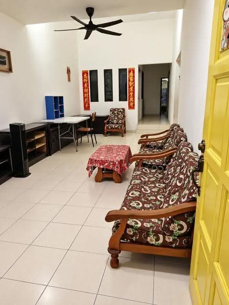 1-storey Terraced House for Sale in Kuap (Kuching) - Leslie Loi - Living Room - PropertyGuru.com.my