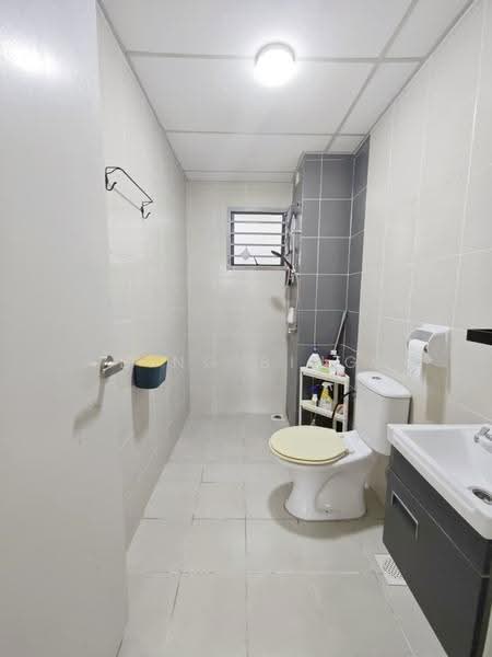 Pangsapuri untuk Disewa di Seruling Apartment - Bing Bing - Bathroom - PropertyGuru.com.my