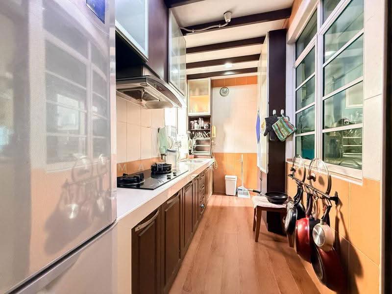 Rumah Banglo untuk Dijual di Bandar Putra Permai (Seri Kembangan) - Mahirah . - Kitchen - PropertyGuru.com.my