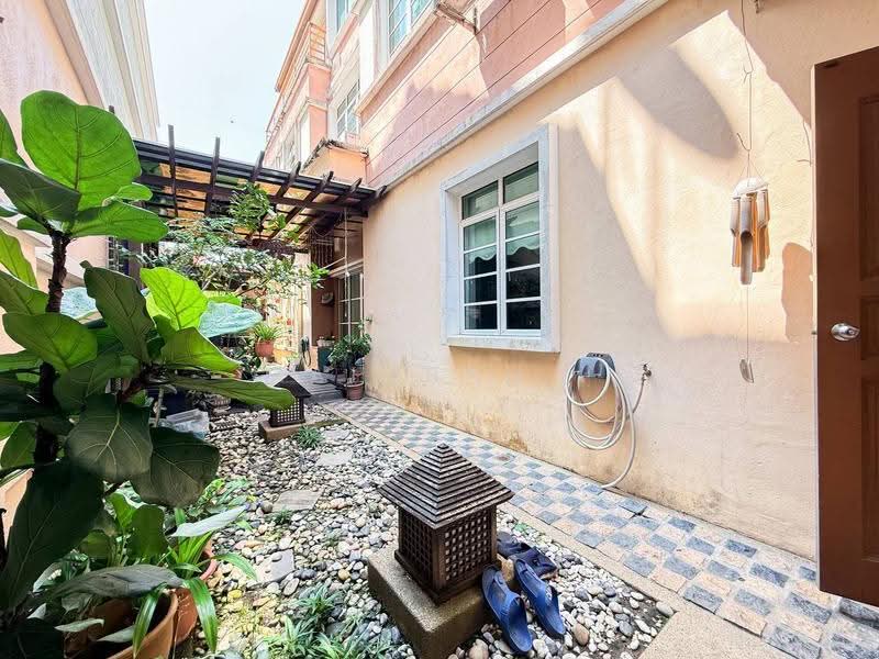 Rumah Banglo untuk Dijual di Bandar Putra Permai (Seri Kembangan) - Mahirah . - Exterior - PropertyGuru.com.my