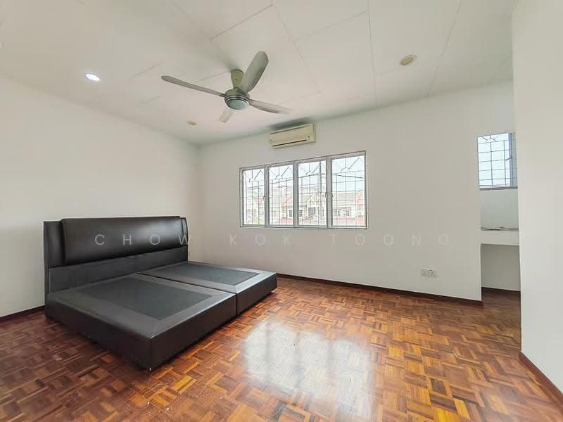 2-storey Terraced House for Sale in Bandar Kinrara Seksyen 1 (Bandar Kinrara) - Chow Kok Toong - Bedroom - PropertyGuru.com.my