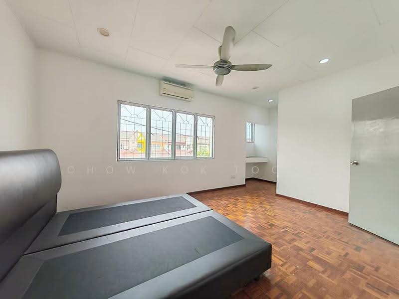 2-storey Terraced House for Sale in Bandar Kinrara Seksyen 1 (Bandar Kinrara) - Chow Kok Toong - Bedroom - PropertyGuru.com.my